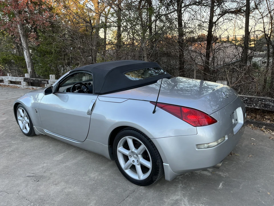 2004 Nissan 350Z 5th Gen - Image 19 of 31