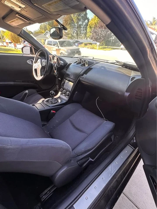 2004 Nissan 350Z 5th Gen - Image 11 of 14