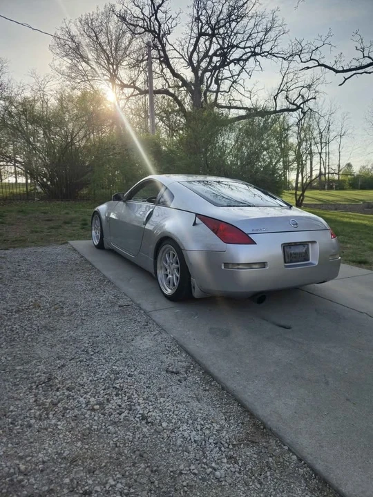2004 Nissan 350Z 5th Gen - Image 16 of 17