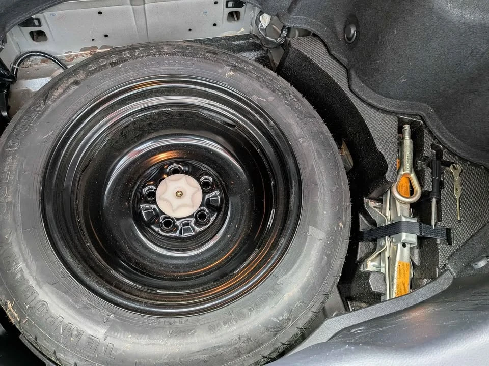 2004 Nissan 350Z 5th Gen - Image 18 of 20