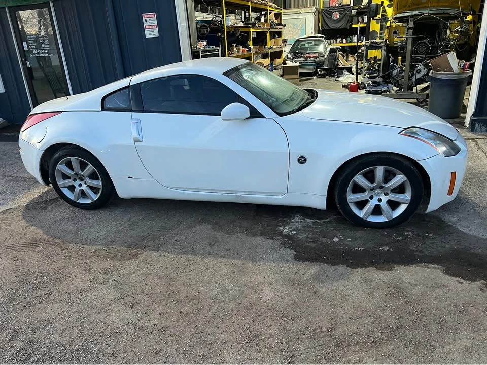 2004 Nissan 350Z 5th Gen - Image 8 of 10
