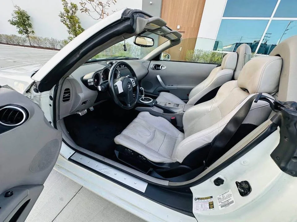 2004 Nissan 350Z 5th Gen - Image 13 of 16