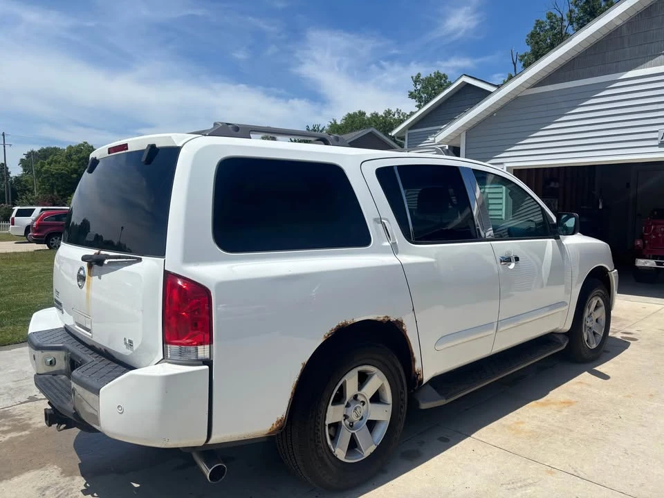 2004 Nissan Armada - Image 2 of 8