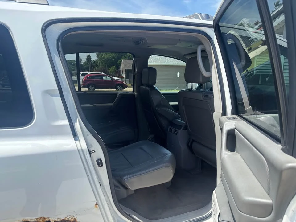 2004 Nissan Armada - Image 4 of 8