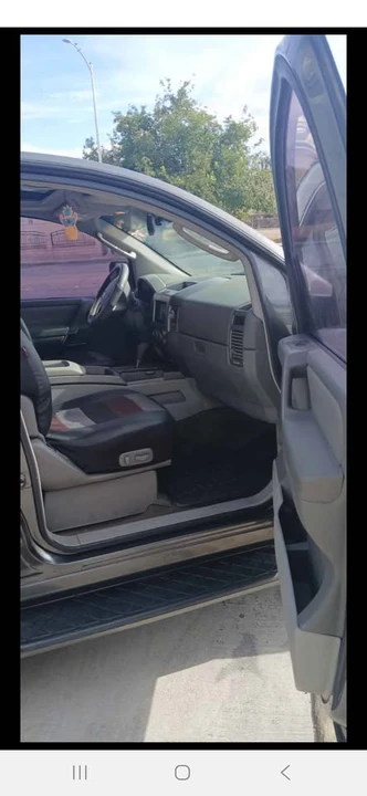2004 Nissan Armada - Image 4 of 8