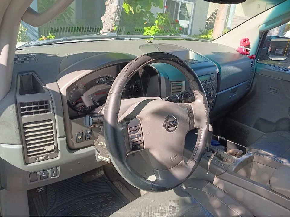 2004 Nissan Armada - Image 4 of 6