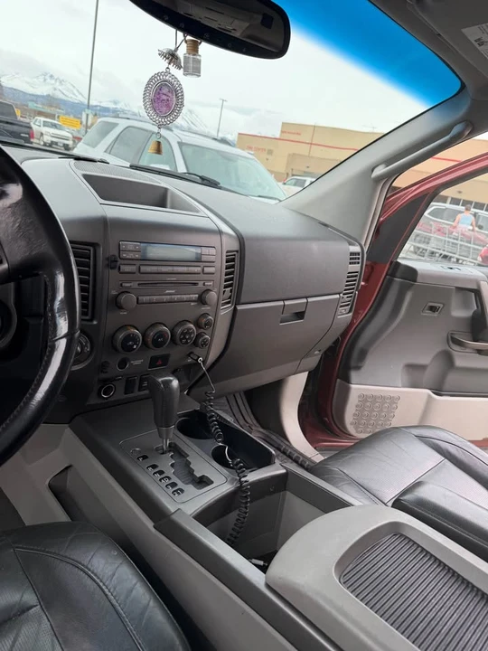 2004 Nissan Armada - Image 17 of 20