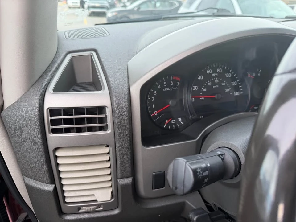 2004 Nissan Armada - Image 13 of 20