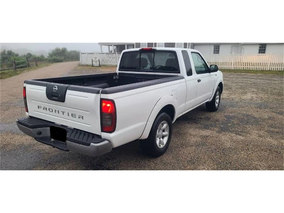 2004 Nissan Frontier 1st Gen - Image 2 of 21