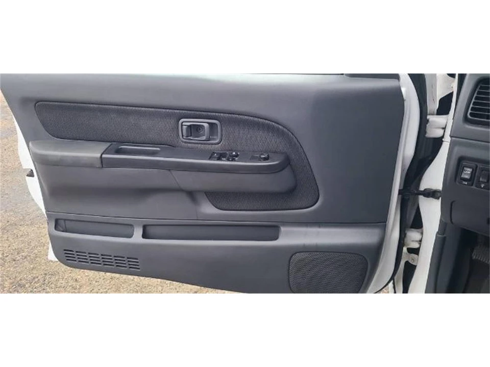 2004 Nissan Frontier 1st Gen - Image 5 of 21