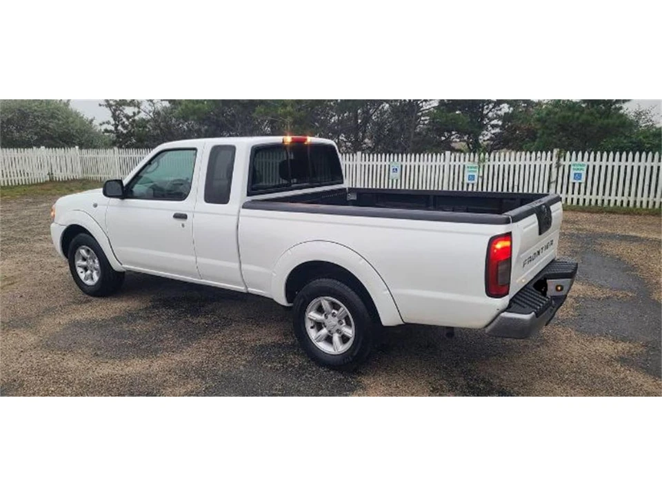 2004 Nissan Frontier 1st Gen - Image 4 of 21