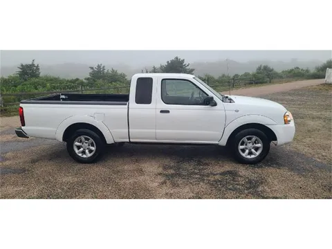 2004 Nissan Frontier XE