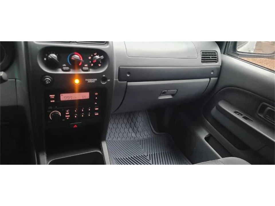2004 Nissan Frontier 1st Gen - Image 14 of 21
