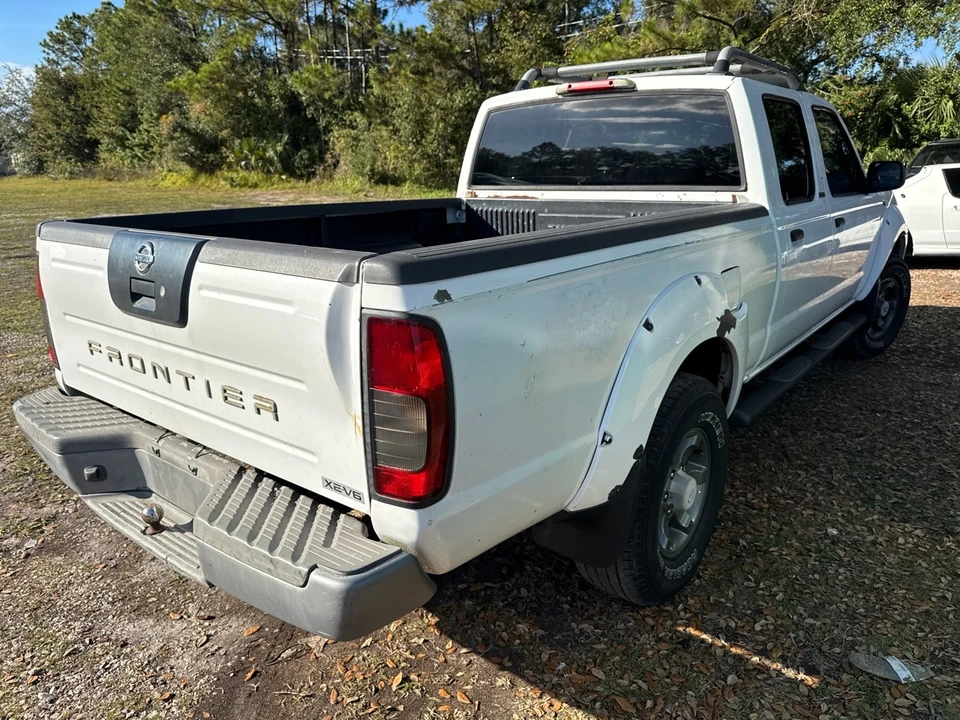 2004 Nissan Frontier 1st Gen - Image 2 of 7