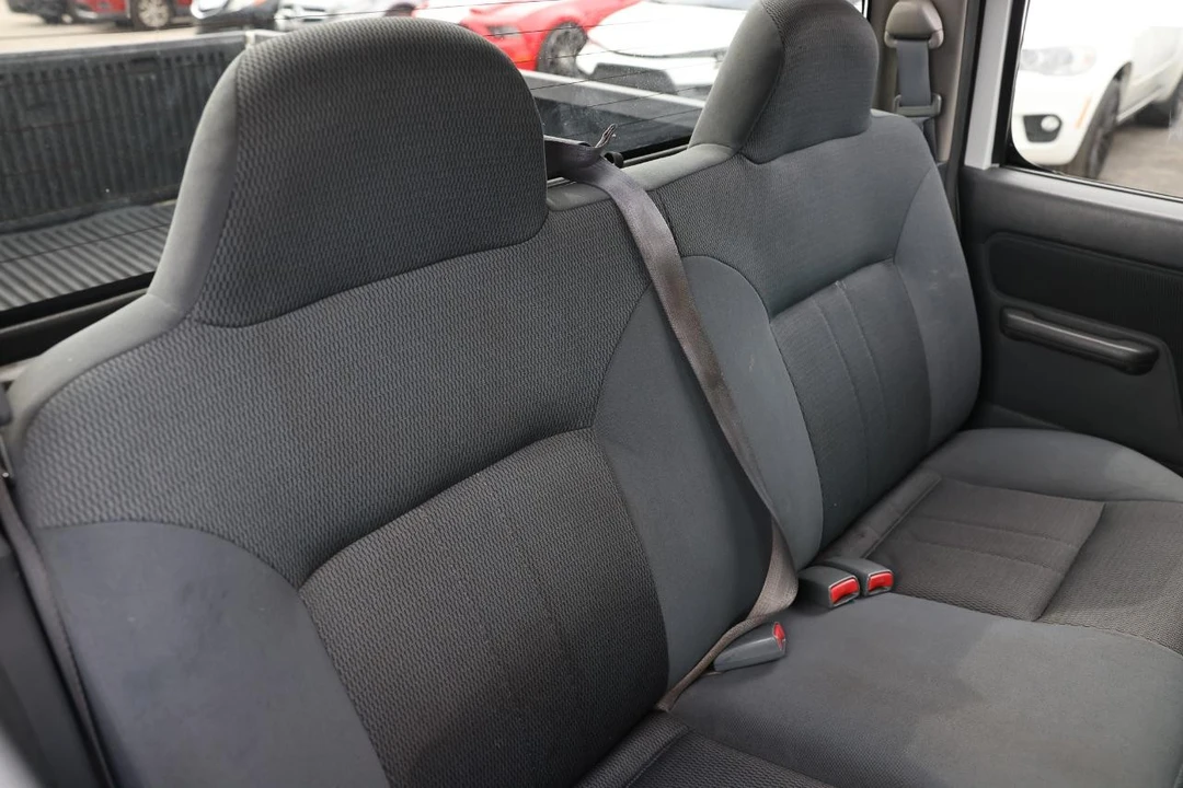 2004 Nissan Frontier 1st Gen - Image 14 of 21