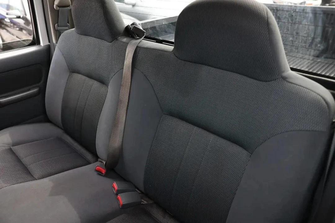 2004 Nissan Frontier 1st Gen - Image 8 of 21