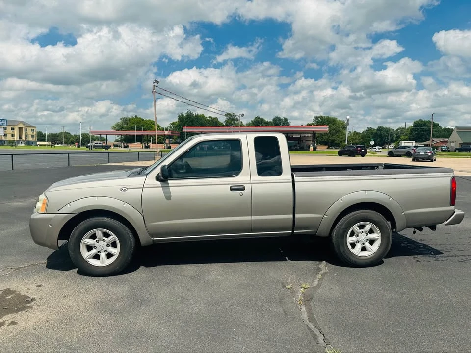 2004 Nissan Frontier 1st Gen - Image 2 of 13