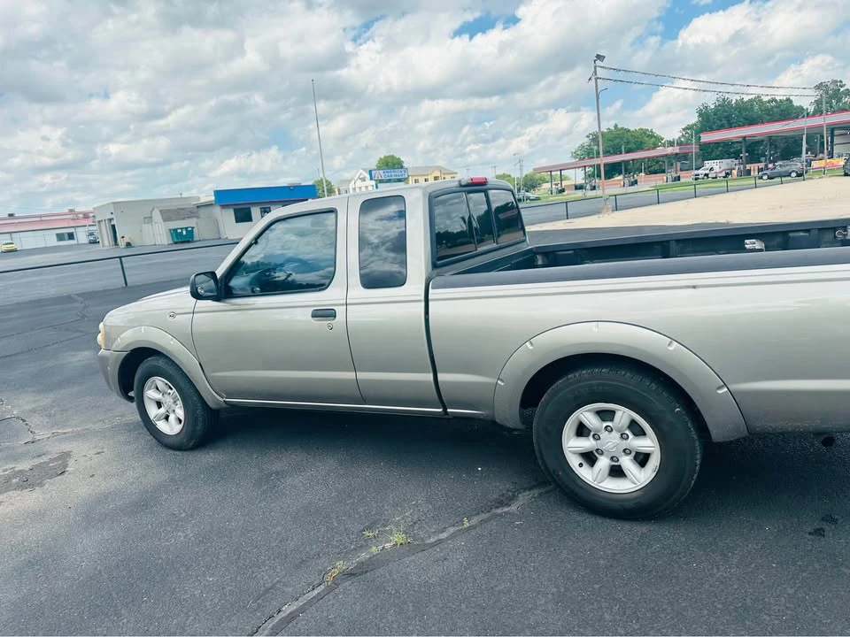 2004 Nissan Frontier 1st Gen - Image 11 of 13