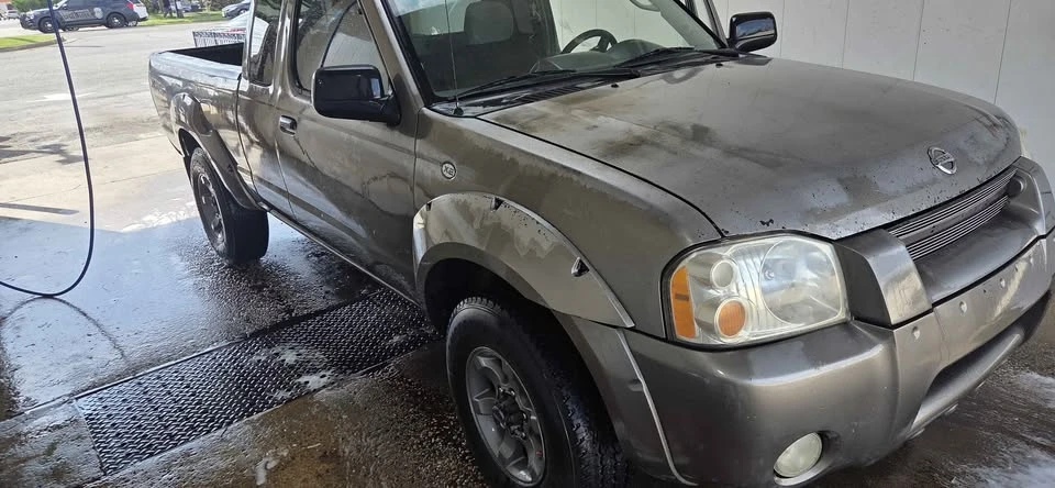 2004 Nissan Frontier 1st Gen - Image 5 of 6