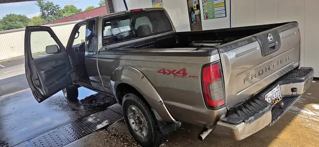 2004 Nissan Frontier Nismo Pickup 4D 5 ft