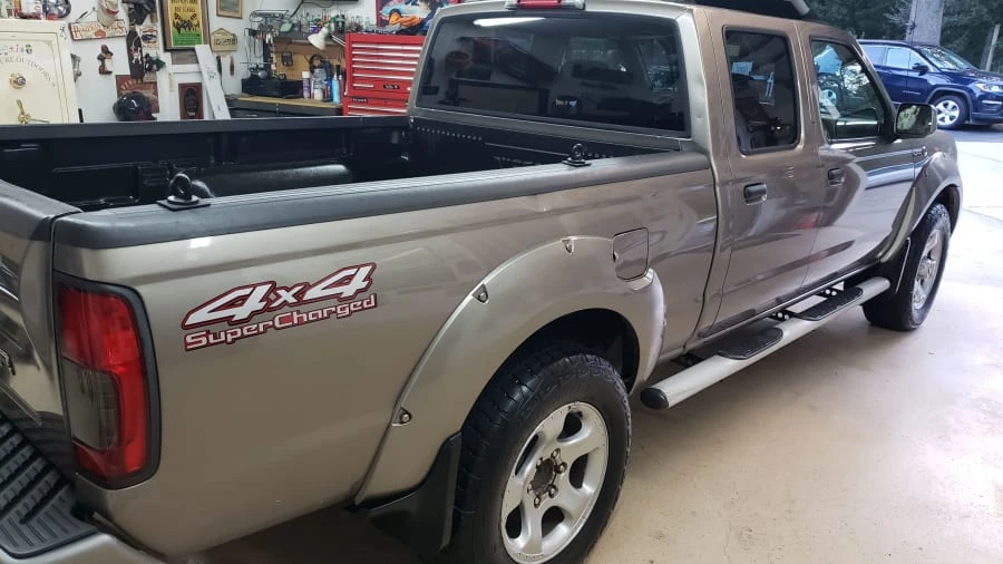 2004 Nissan Frontier 1st Gen - Image 11 of 16