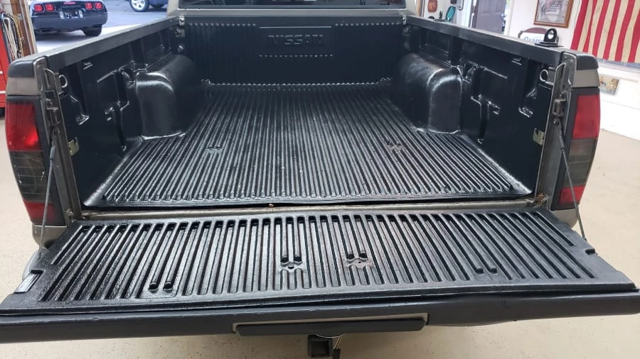 2004 Nissan Frontier 1st Gen - Image 12 of 16