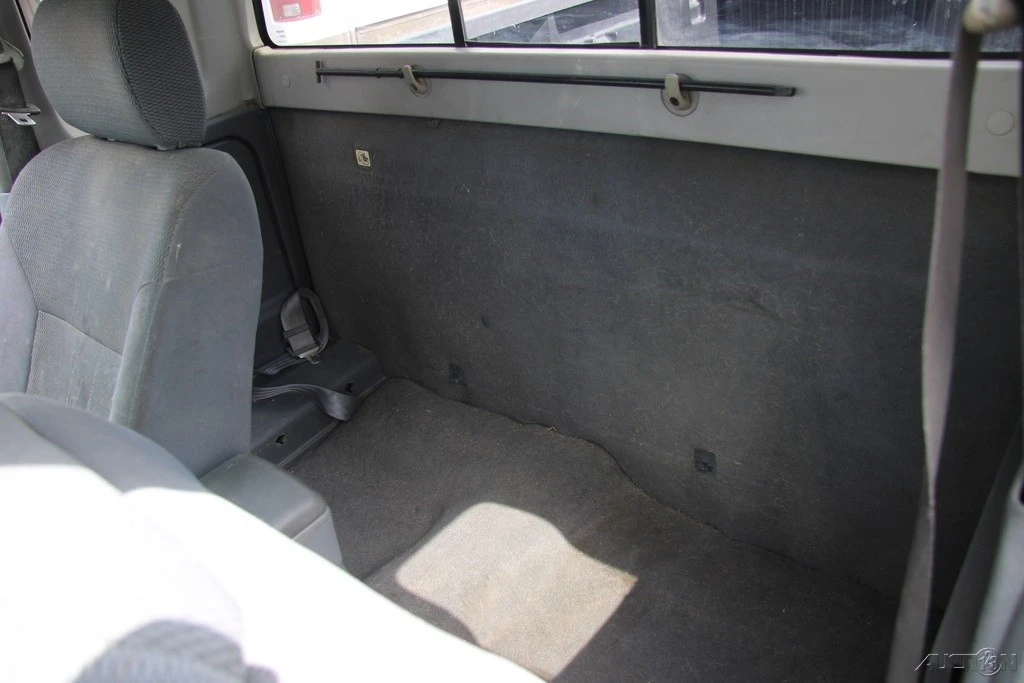 2004 Nissan Frontier 1st Gen - Image 18 of 21