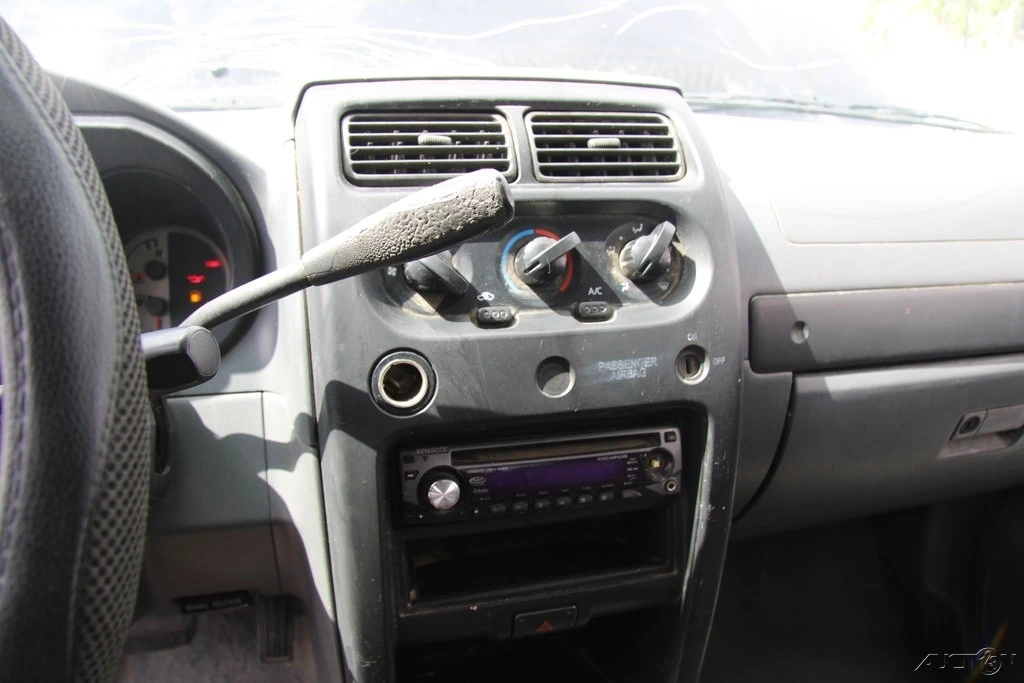 2004 Nissan Frontier 1st Gen - Image 17 of 21