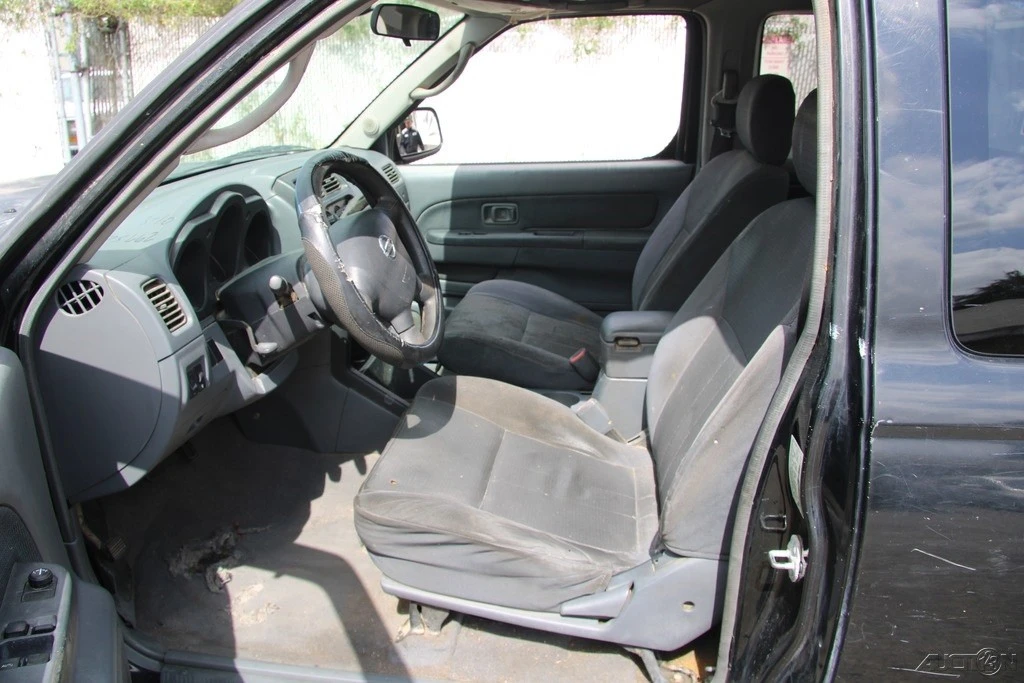 2004 Nissan Frontier 1st Gen - Image 14 of 21