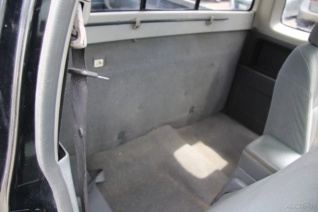 2004 Nissan Frontier 1st Gen - Image 19 of 21