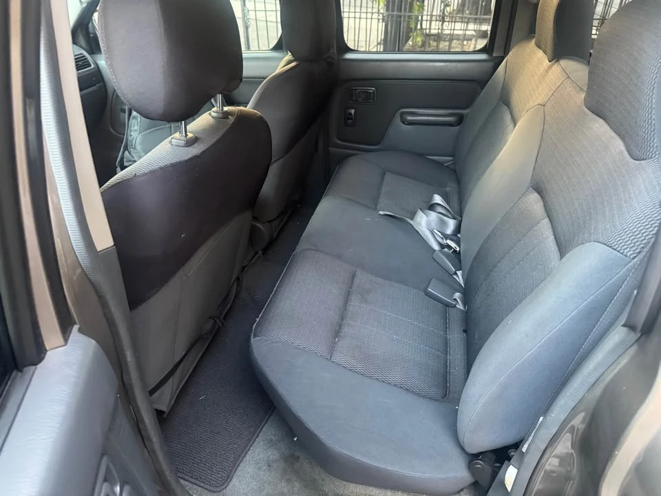 2004 Nissan Frontier 1st Gen - Image 9 of 15
