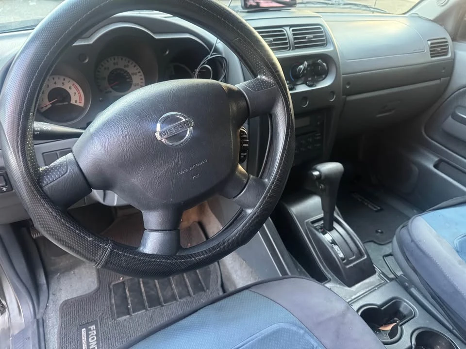 2004 Nissan Frontier 1st Gen - Image 11 of 15
