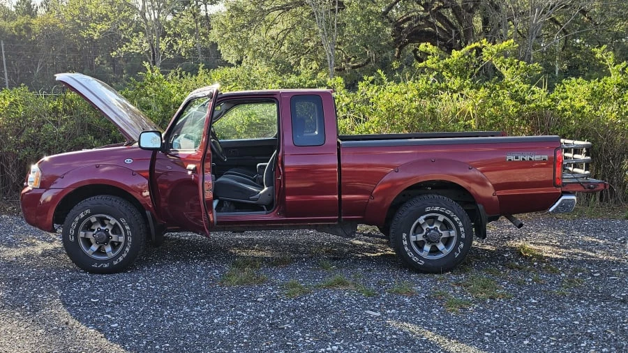 2004 Nissan Frontier 1st Gen - Image 10 of 19