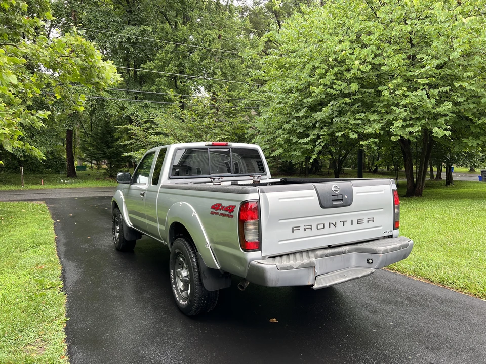 2004 Nissan Frontier 1st Gen - Image 13 of 31