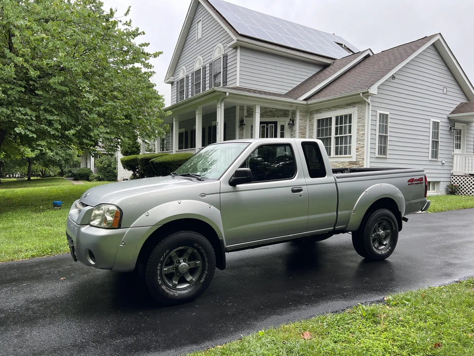 2004 Nissan Frontier 1st Gen - Image 11 of 31
