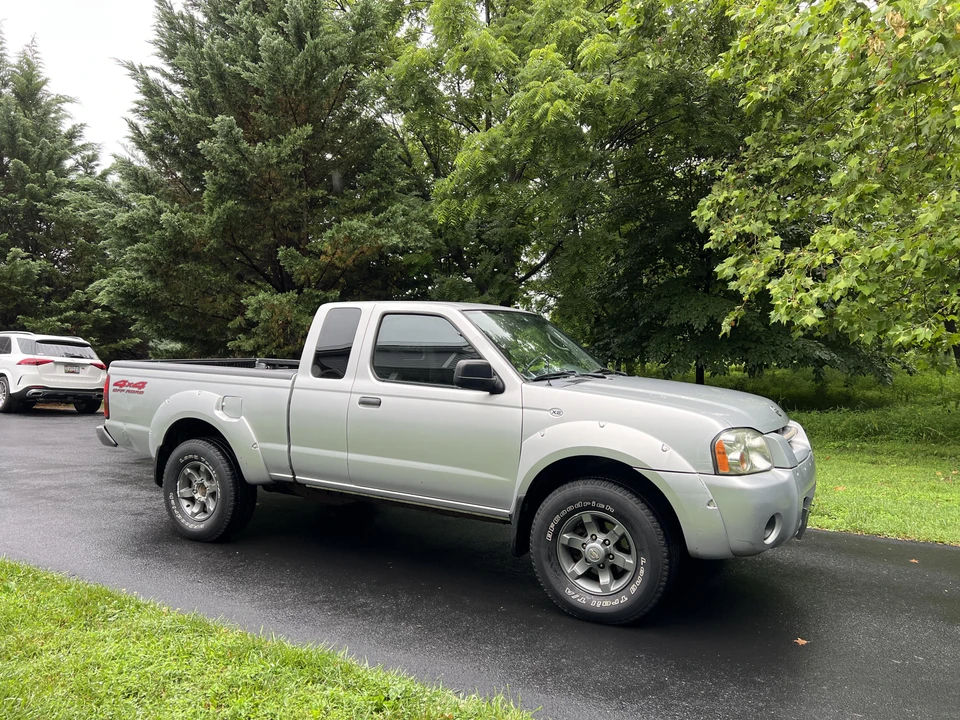 2004 Nissan Frontier 1st Gen - Image 17 of 31