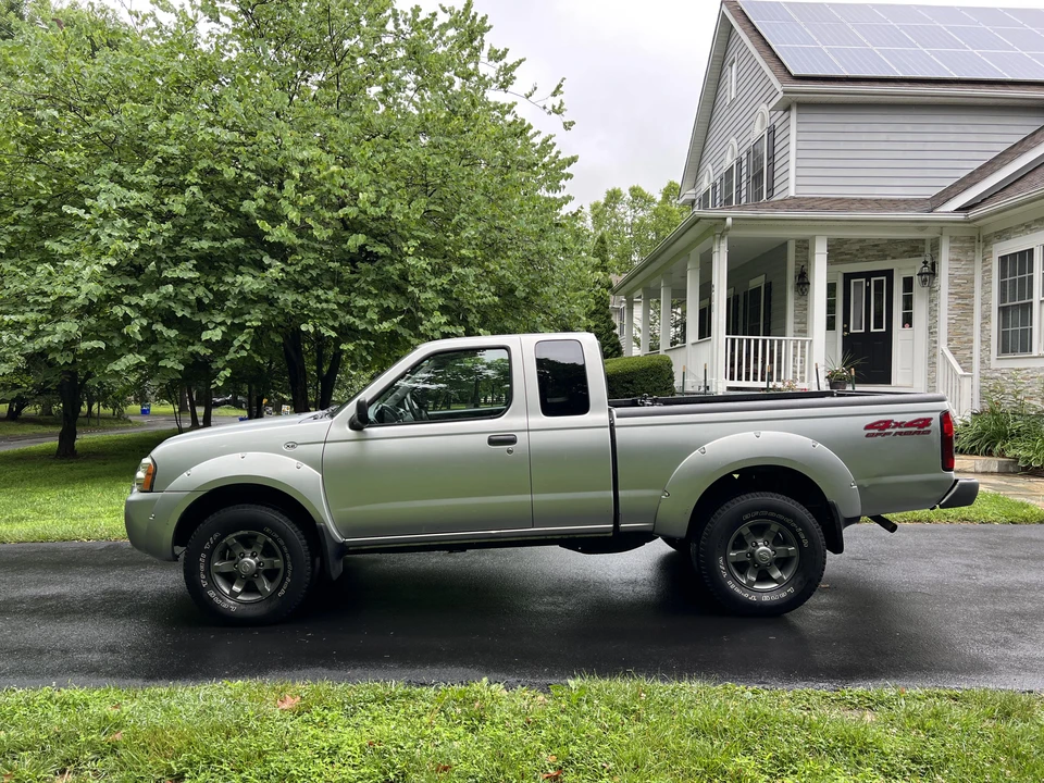 2004 Nissan Frontier 1st Gen - Image 12 of 31