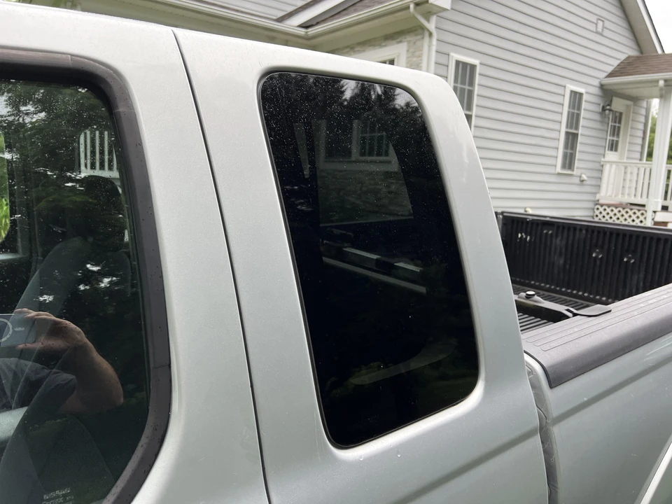 2004 Nissan Frontier 1st Gen - Image 29 of 31