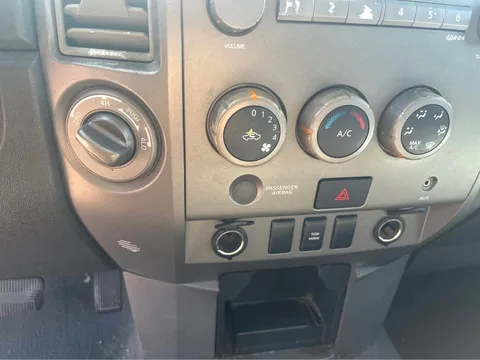 2004 Nissan King Cab