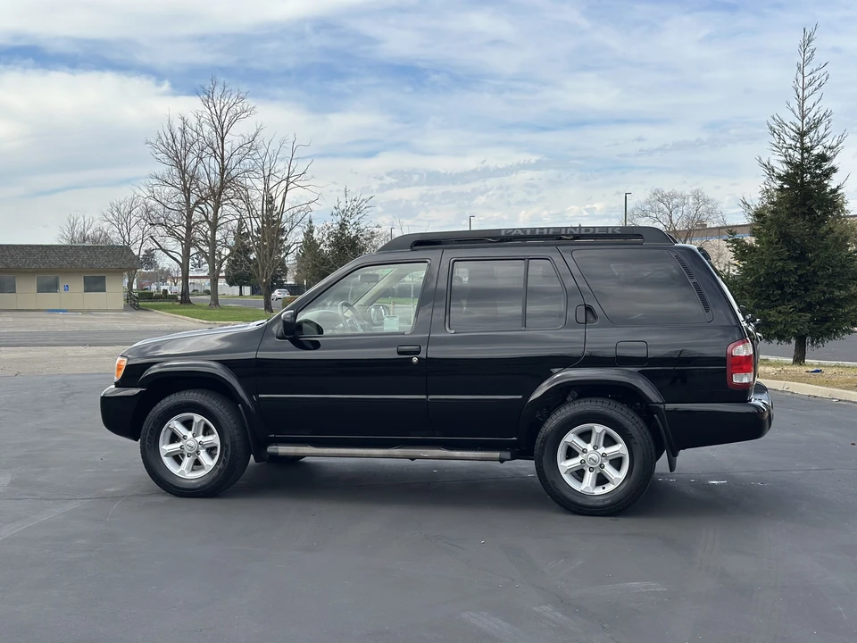 2004 Nissan Pathfinder 2nd Gen - Image 11 of 31