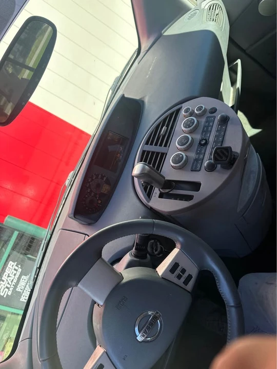 2004 Nissan Quest - Image 4 of 5