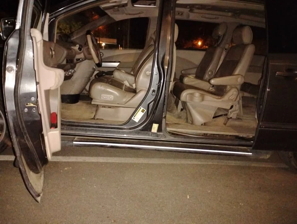 2004 Nissan Quest - Image 5 of 11