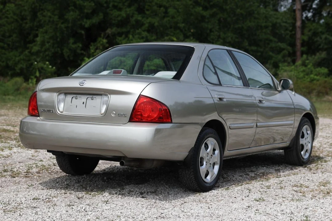 2004 Nissan Sentra 5th Gen - Image 11 of 31