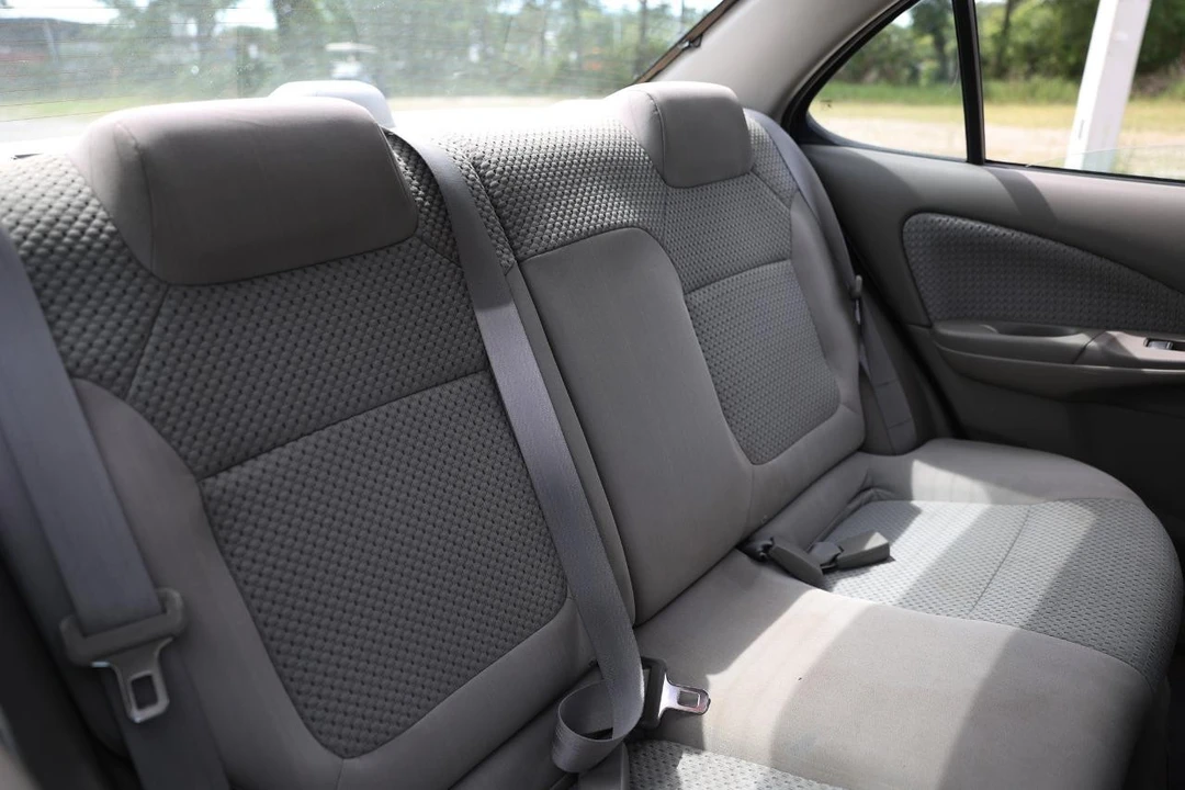 2004 Nissan Sentra 5th Gen - Image 14 of 31