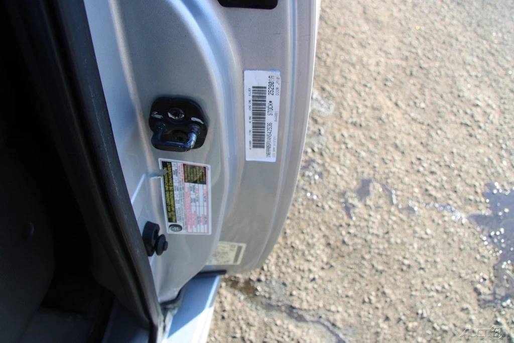2004 Nissan Titan 1st Gen - Image 10 of 21