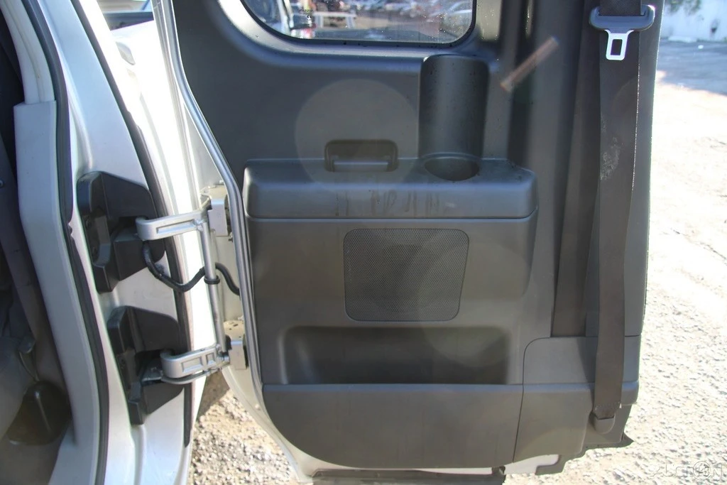 2004 Nissan Titan 1st Gen - Image 17 of 21