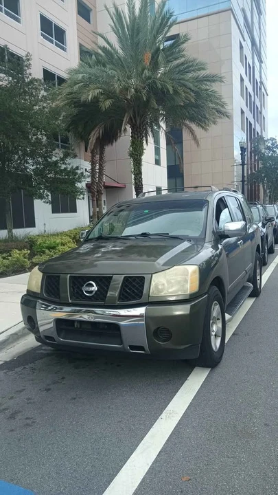 2004 Nissan Armada - Image 10 of 10