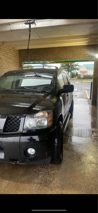 2004 Nissan Armada - Image 13 of 14