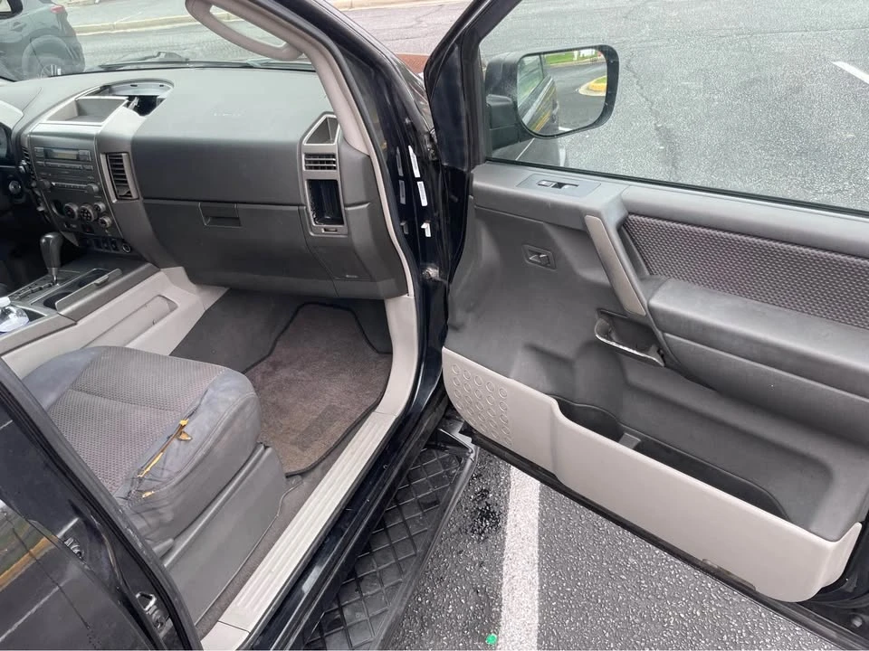 2004 Nissan Armada - Image 8 of 14