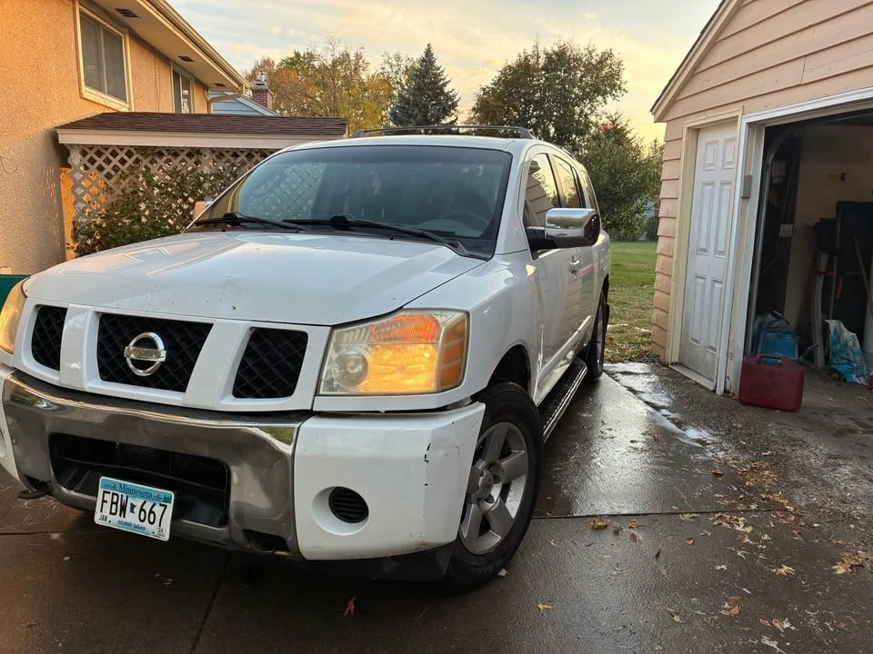 2004 Nissan Armada - Image 2 of 9